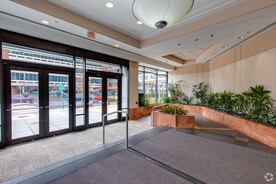 More Photos Of 1 DuPont Cir NW, Washington Office For Lease