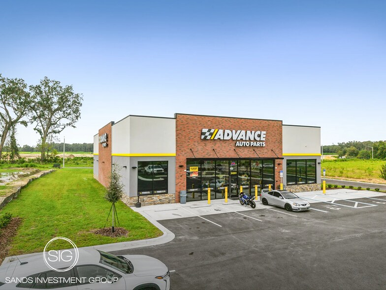 Primary Photo Of 24093 Newberry ln, Newberry Auto Repair For Sale