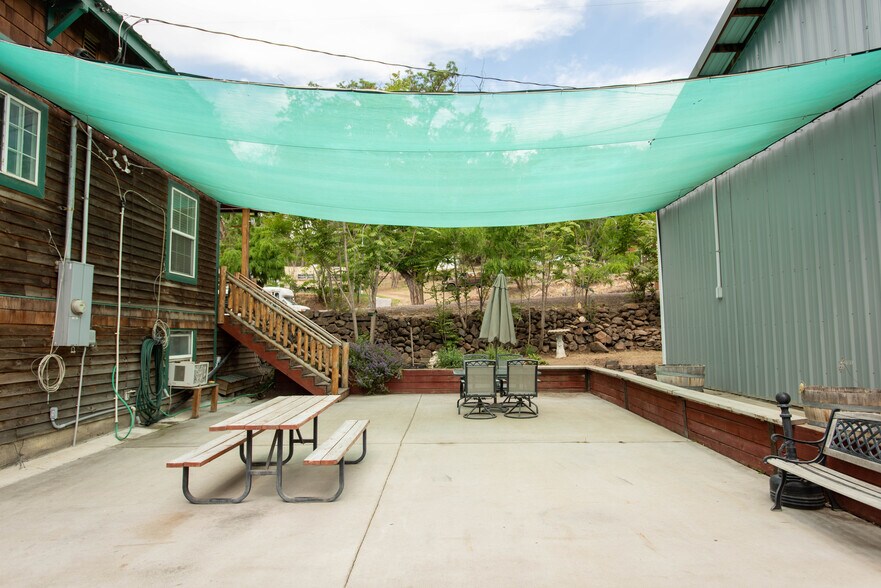 More Photos Of 206 Elrod Ave, Maupin Storefront Retail Residential For Lease