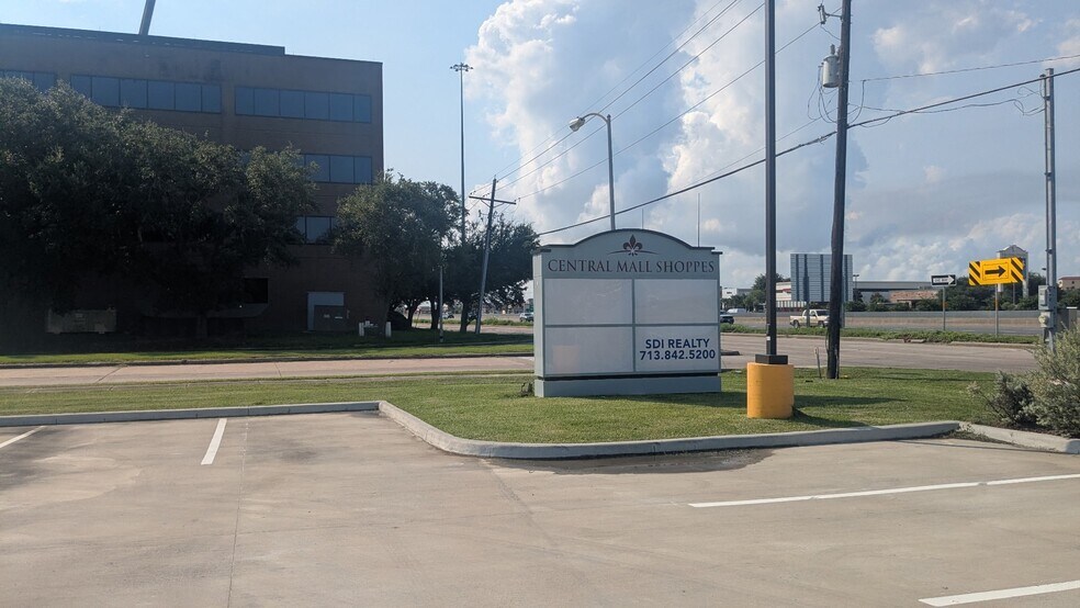 More Photos Of 8450 Memorial Blvd, Port, Port Arthur Storefront For Lease