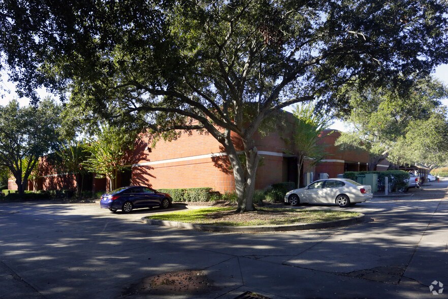More Photos Of 16001 Bay Vista Dr, Clearwater Office For Lease