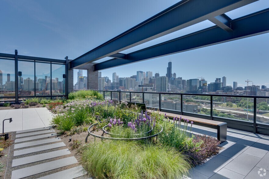 More Photos Of 730 N Milwaukee Ave, Chicago Apartments For Lease