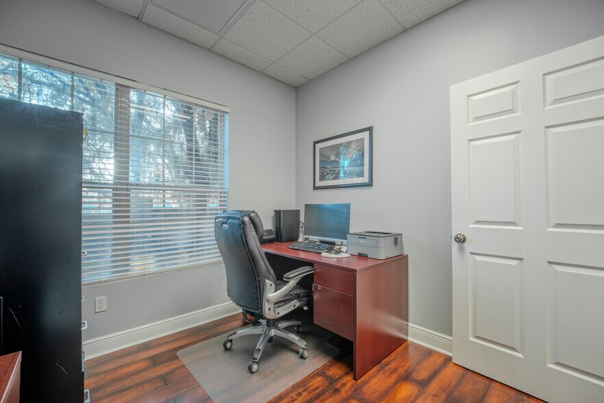 More Photos Of 523 Wekiva Commons Cir, Apopka Office For Sale