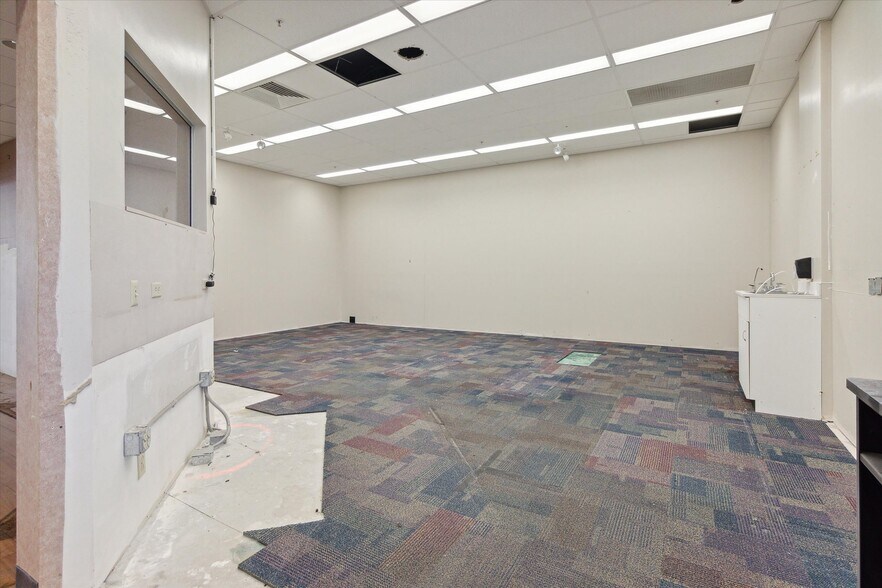 More Photos Of 1420 Wright Ave, Alma Drugstore For Sale