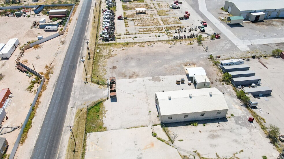 More Photos Of 3201 W Murphy St, Odessa Warehouse For Sale