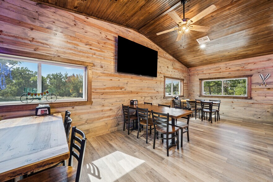 More Photos Of 29301 Hwy 82 Hwy, Park Hill Restaurant For Sale