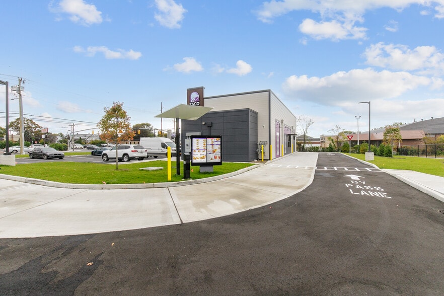 More Photos Of , Franklin Square General Retail For Sale