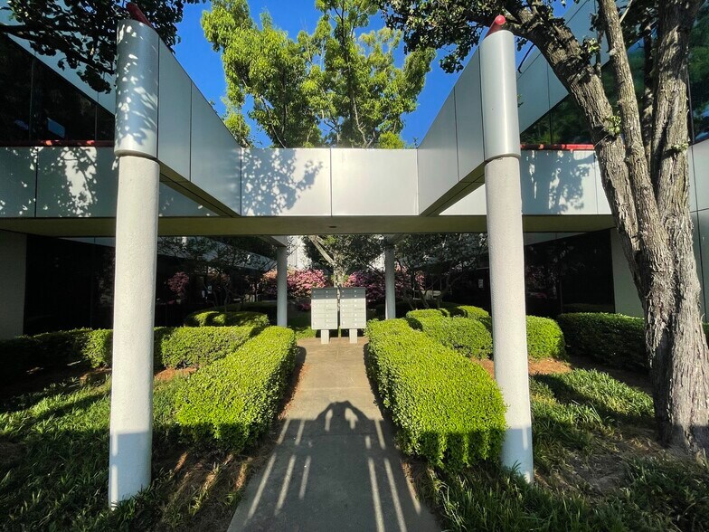 More Photos Of 1465 Northside Dr NW, Atlanta Office For Lease