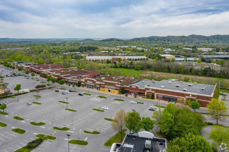 More Photos Of 535-555 Cool Springs Blvd, Franklin Unknown For Lease