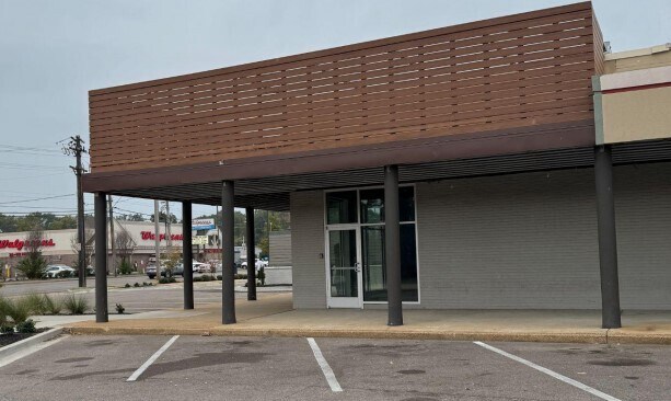 More Photos Of 4088 Elvis Presley Blvd, Memphis General Retail For Lease