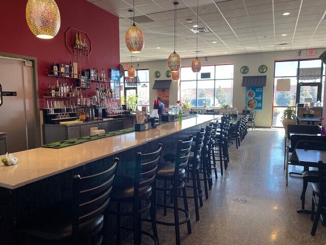 More Photos Of 11712 Ulysses St NE, Blaine Freestanding For Lease
