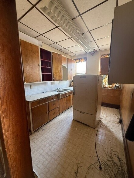 More Photos Of 337 Church St, Algoma Flex For Sale
