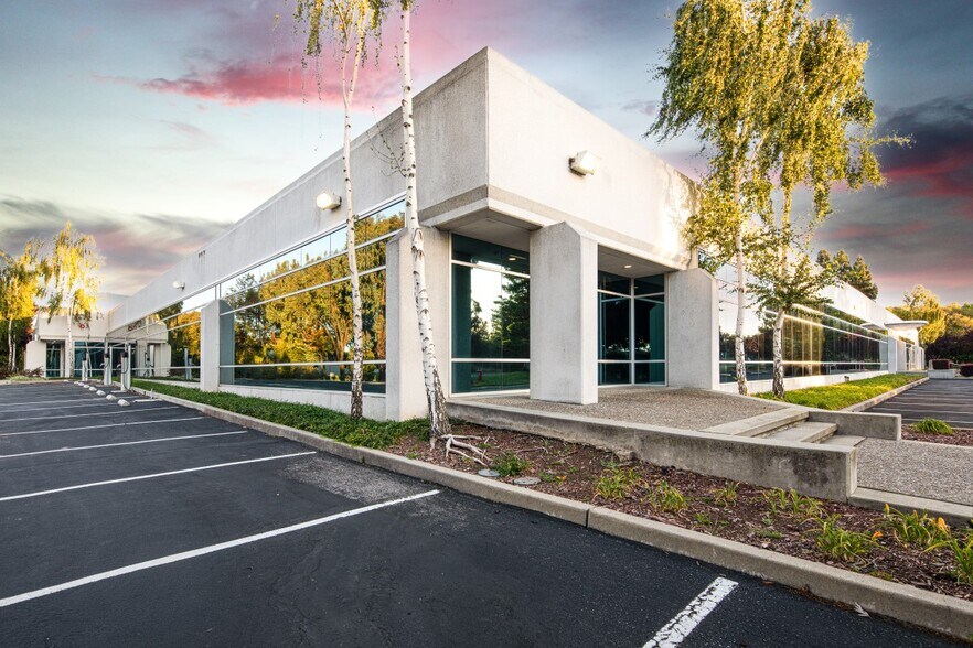 More Photos Of 303 Ravendale Dr, Mountain View Office For Lease