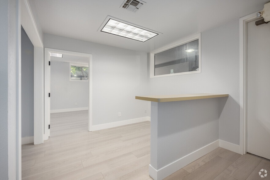 More Photos Of 3637 Mission Ave, Carmichael Office For Sale