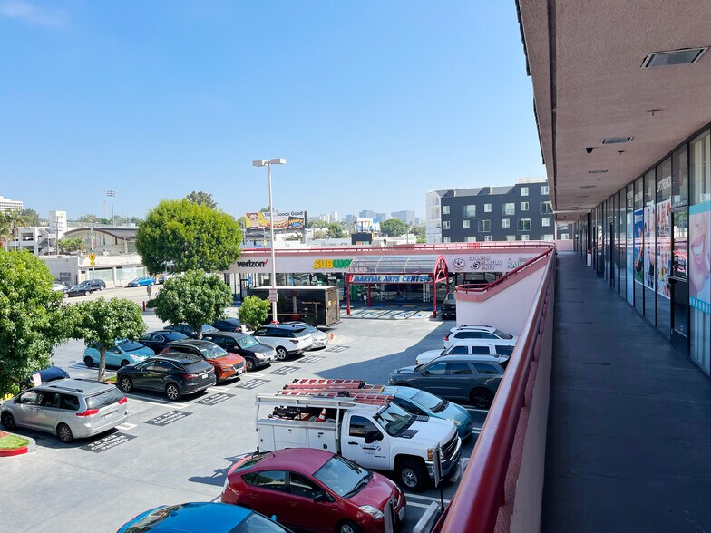 More Photos Of 11870 Santa Monica Blvd, Santa Monica Unknown For Lease