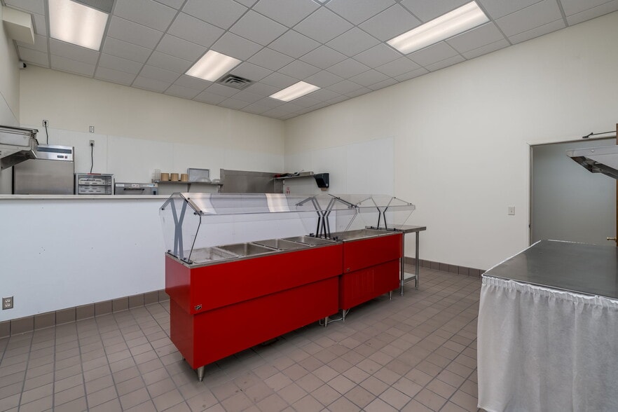 More Photos Of 620 2nd St, Kenyon Storefront For Sale