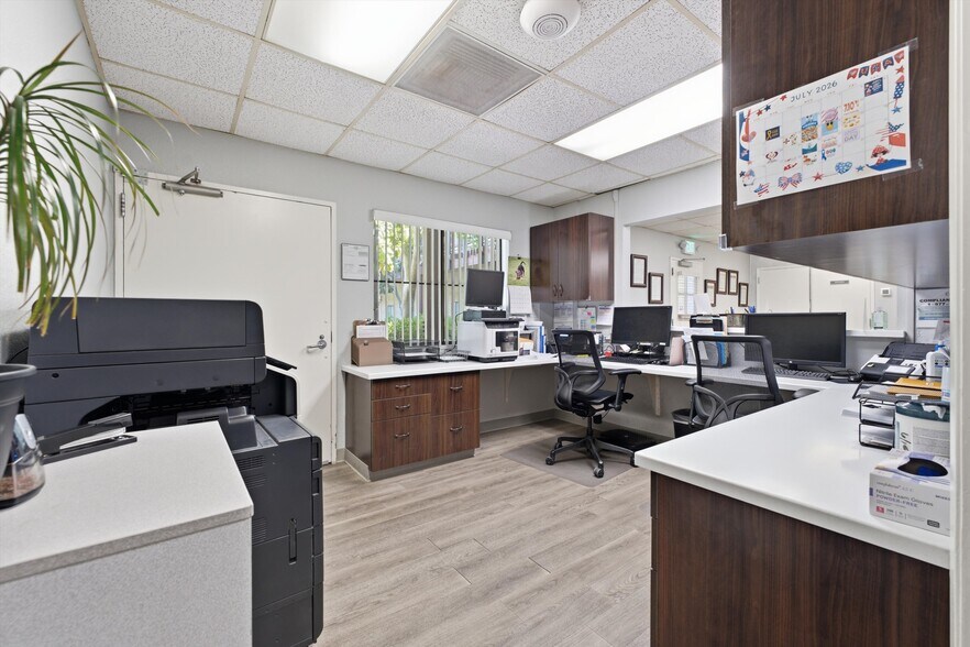 More Photos Of 44725 10th St W, Lancaster Medical For Sale