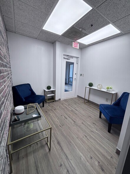 More Photos Of 3823 Roswell Rd, Marietta Medical For Lease