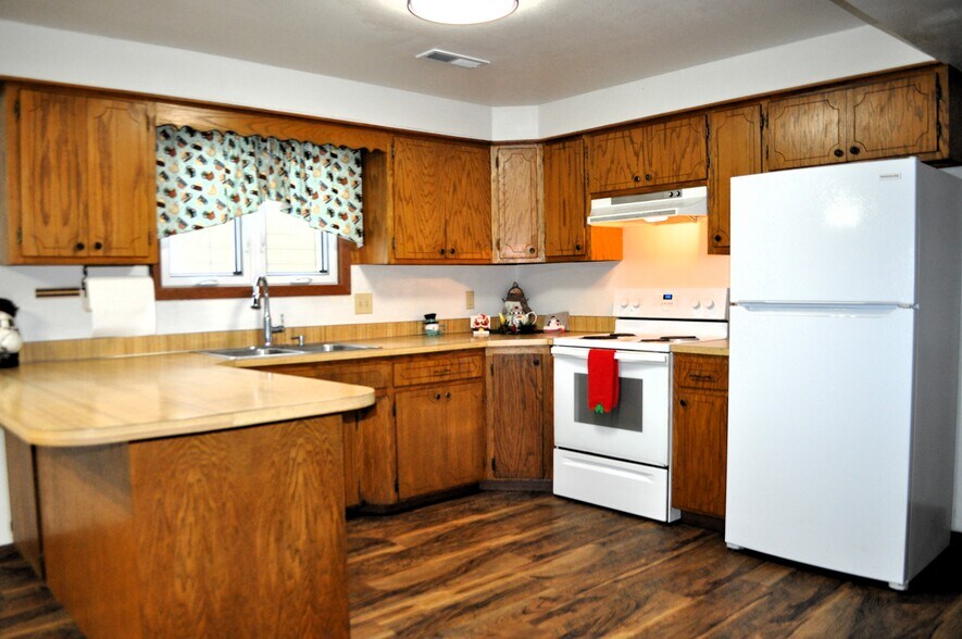 More Photos Of 1300 Crestfield Ave, Bismarck Apartments For Sale