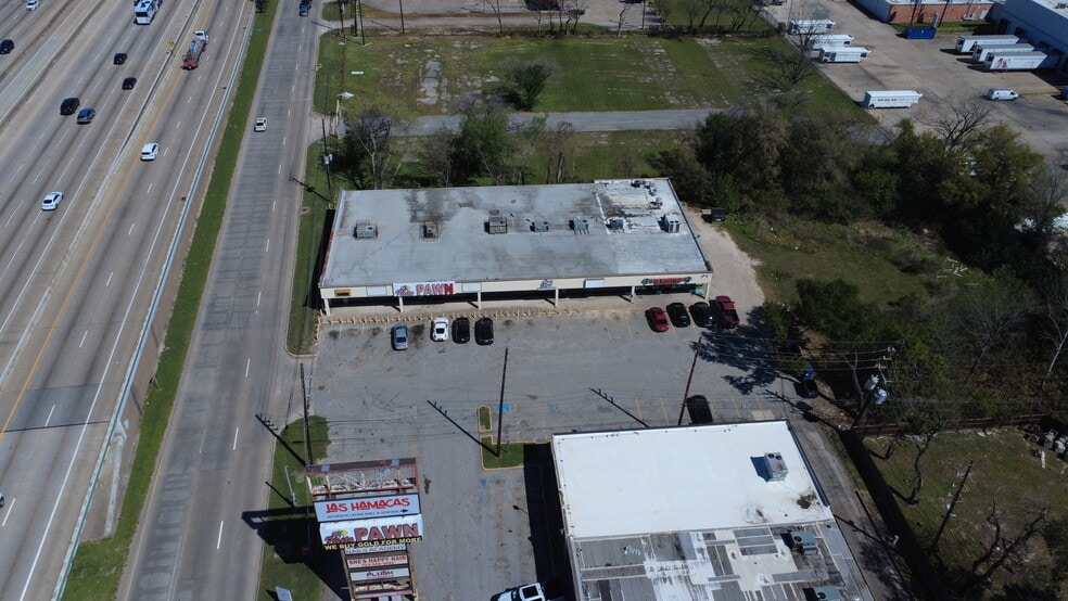 More Photos Of 12700-12722 N I-45, Houston Unknown For Lease