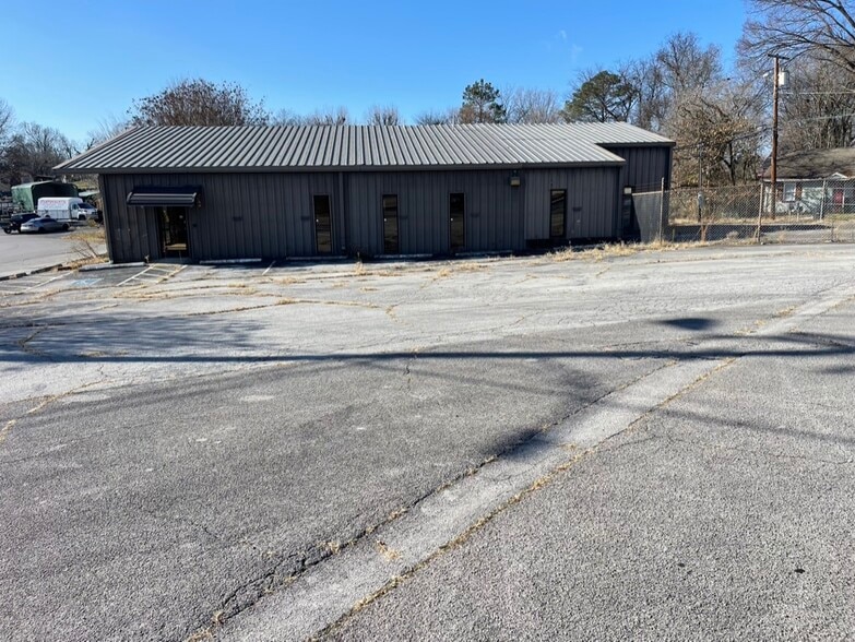 More Photos Of 2008 S Main St, Columbia Medical For Sale