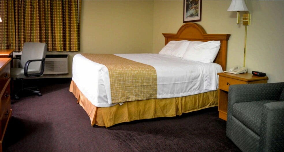 More Photos Of 9645 Natural Bridge Rd, Saint Louis Hotel For Sale