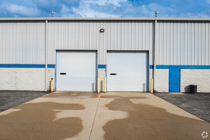 More Photos Of 6610 Fairfield Dr, Northwood Warehouse For Lease