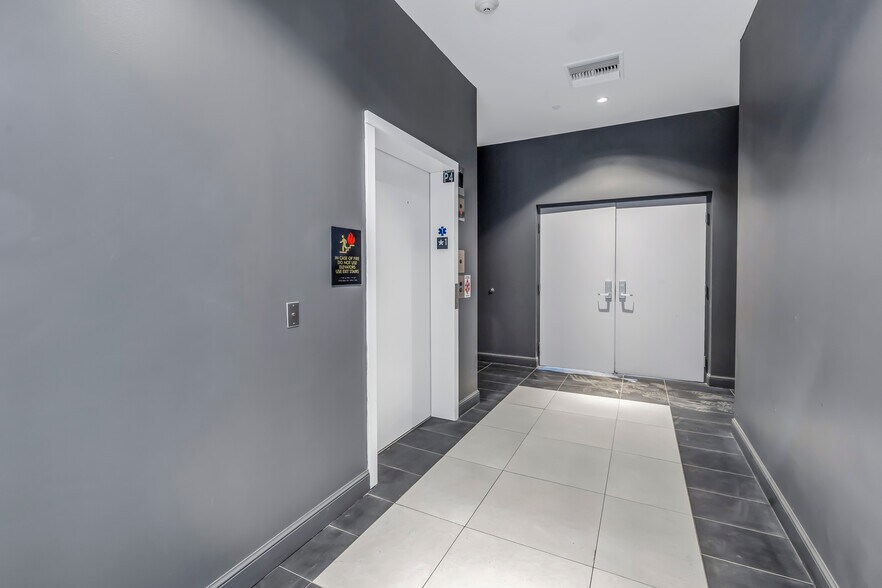 More Photos Of 895 Central Ave, Saint Petersburg Office For Lease