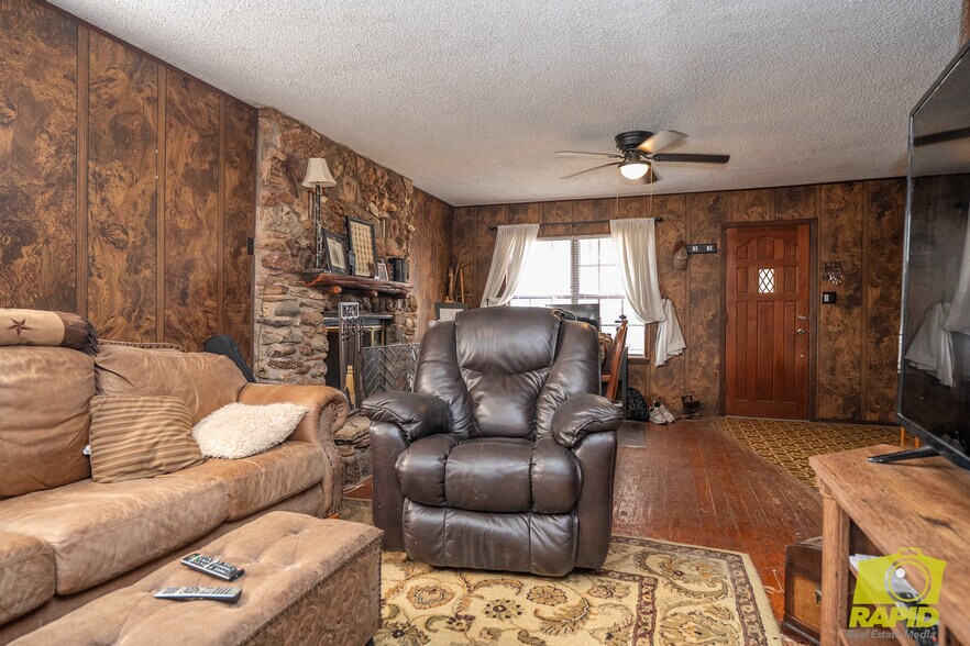 More Photos Of 425 Highland Park, Robert Lee Flex For Sale