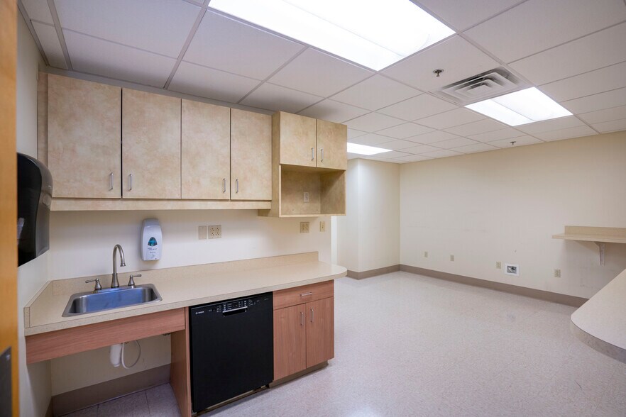 More Photos Of 476 Rolling Ridge Dr, State College Office For Sale