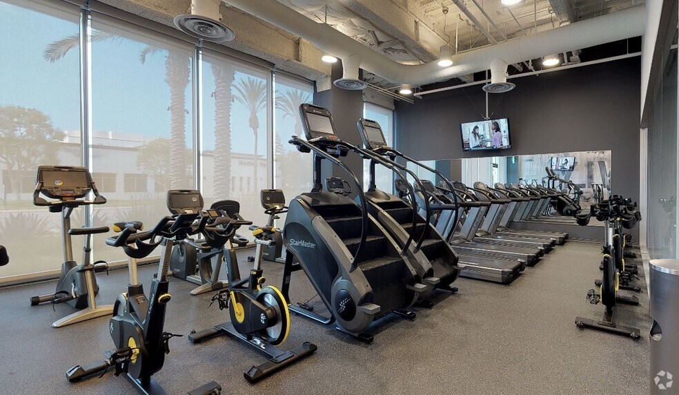 More Photos Of 18565-18575 Jamboree Rd, Irvine Office For Lease