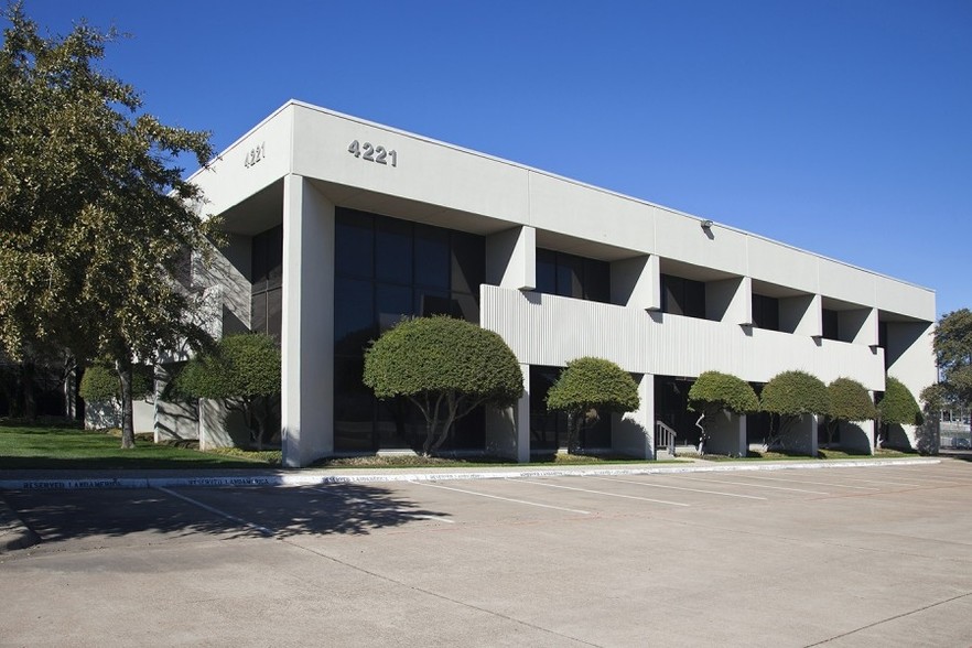 Primary Photo Of 4221 S Walton Walker Blvd, Dallas Office For Sale