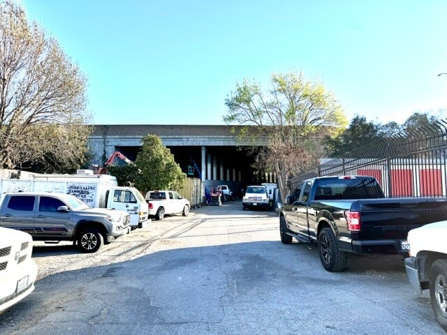 More Photos Of 3001 Delay Dr, Los Angeles Land For Lease