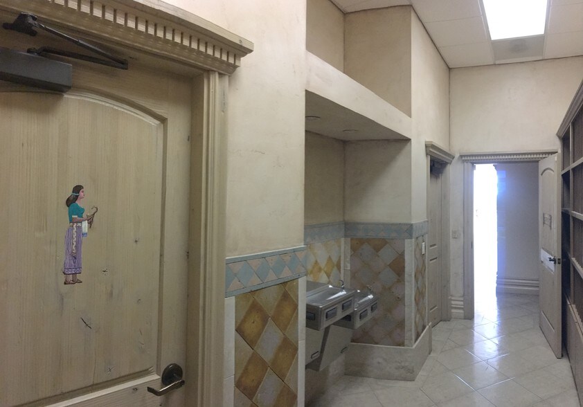 More Photos Of 5974 Silver Springs Dr, El Paso Office For Lease