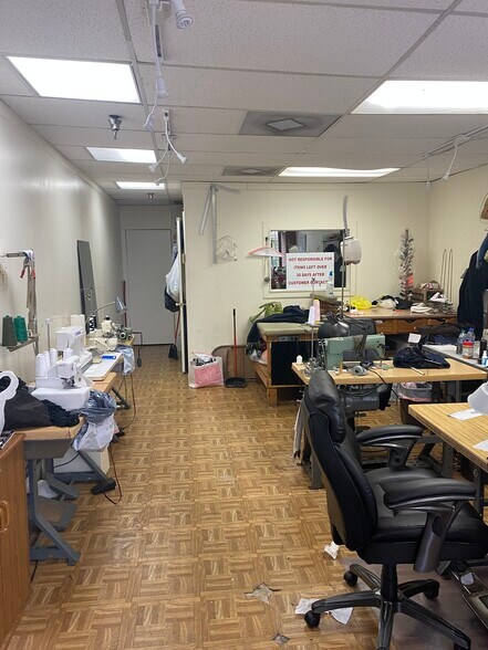 More Photos Of 137-143 Madison Ave, Memphis Storefront Retail Office For Sale