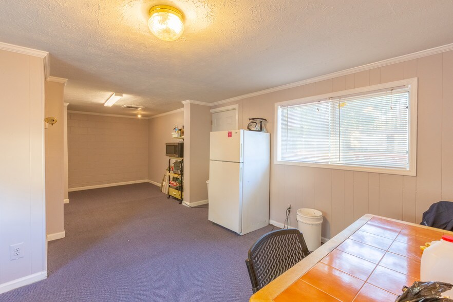 More Photos Of 417 Barton Dr, Forest Park Apartments For Sale