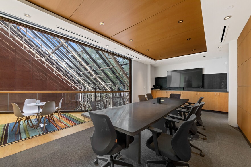 More Photos Of 214 Jefferson St, Lafayette Office For Sale