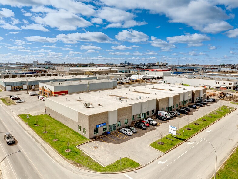 Primary Photo Of 894-930 Rue Bergar, Laval Warehouse For Lease
