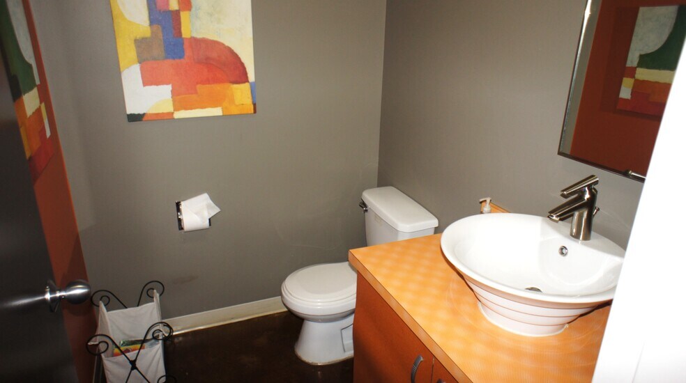 More Photos Of 7316 101 Ave NW, Edmonton Office For Sale