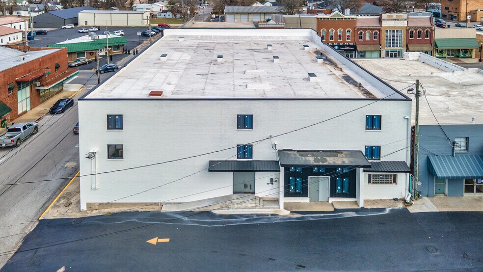 More Photos Of 177-179 N Main St, Russellville Storefront For Lease