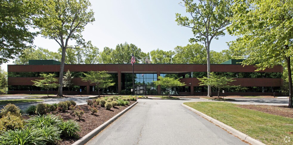 More Photos Of 521 Butler Farm Rd, Hampton Office For Sale