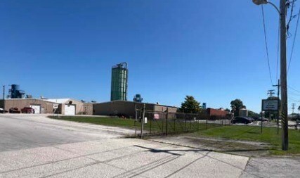 More Photos Of 458 2nd Ave, Tiffin Manufacturing For Sale