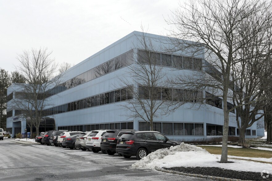 More Photos Of 293 Eisenhower Pky, Livingston Office For Lease