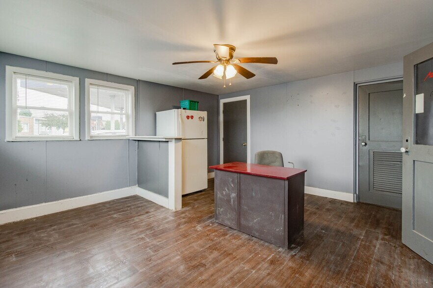 More Photos Of 343 S Main St, Kenton Auto Repair For Sale