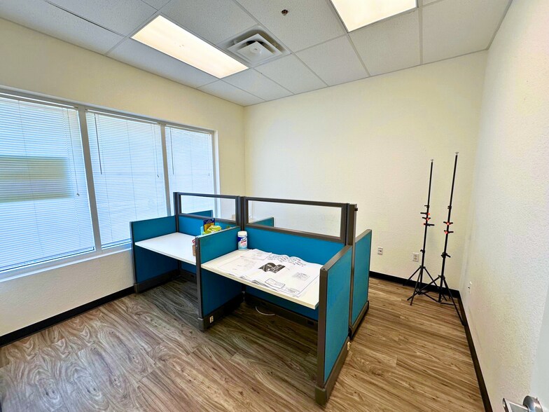 More Photos Of 188 Triple Diamond Blvd, Nokomis Warehouse For Sale