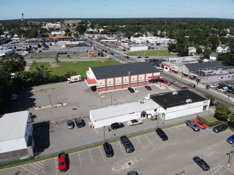 More Photos Of 426 E Main St, Patchogue Warehouse For Lease