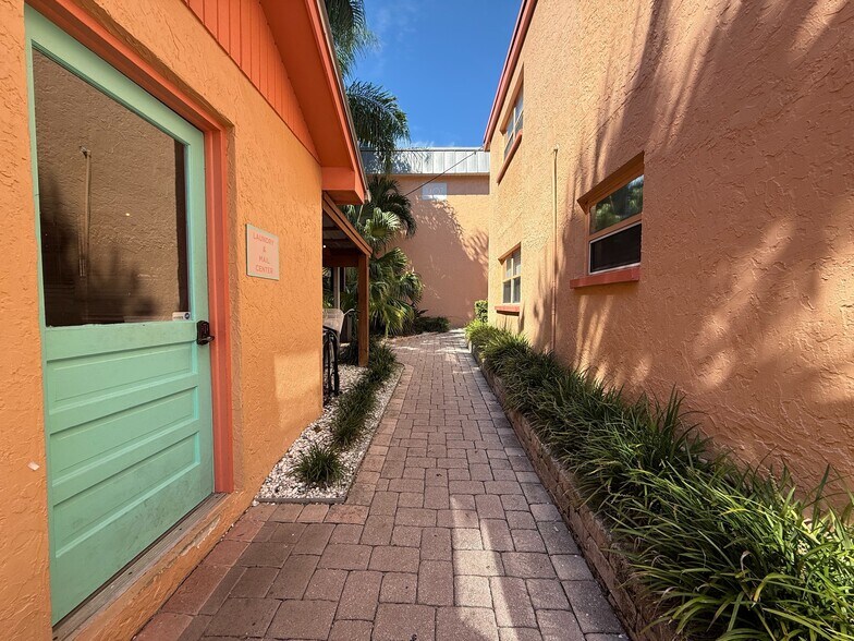 More Photos Of 1405 S Lorenzo Ave, Tampa Apartments For Sale