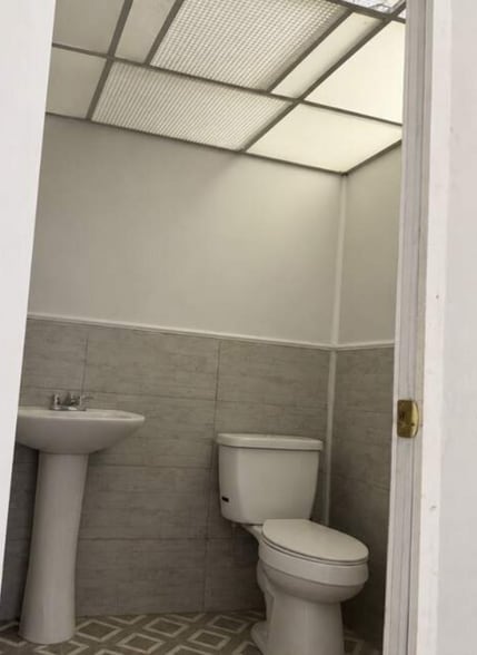 More Photos Of 208 SE Avenue 2 Ave, Atkins Office For Sale