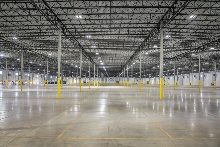 More Photos Of 715 Venture Dr, Southaven Distribution For Lease