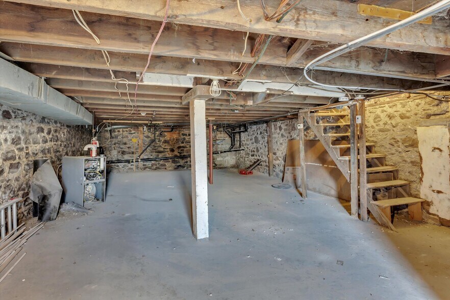 More Photos Of 514 Aylmer St N, Peterborough Multifamily For Sale